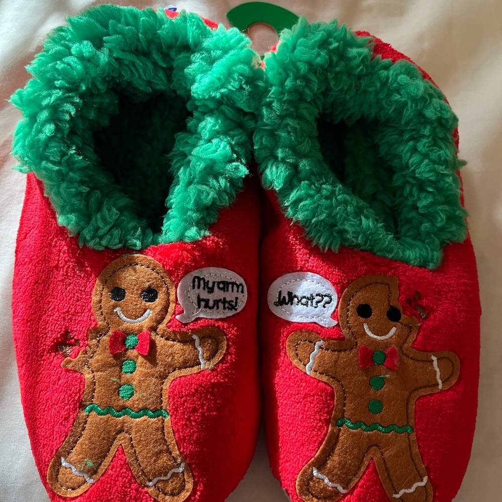 NWT Gingerbread Red and Green Women's Slippers